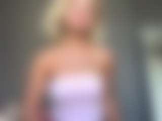 Live cam show with NamVandal - Blue Eyes on TeamSkeetLive