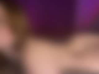 Live cam show with NanciDrott - Public Red Hair on Latina Girls