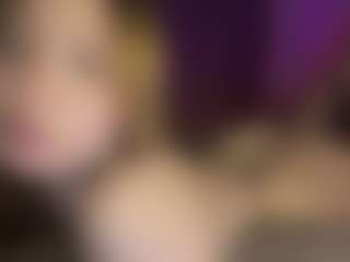 Live cam show with NanciDrott - Bikini on friskycurves.com