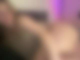 Live cam show with NanciDrott - Red Hair Young Adult on Camsoda