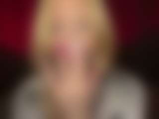 Live cam show with NanciDrott - Blonde Hair on Gym Cam Girls