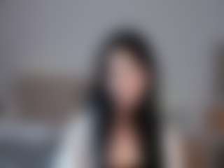 Live cam show with YunaNyx - Skinny on CamSextacy