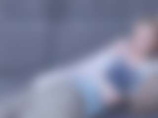Live cam show with ZeldaWesner - Athletic on Livezox