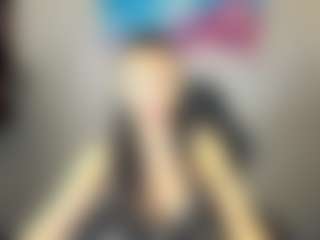 Live cam show with Amelia-Greyson - Skinny MILF on Gym Cam Girls
