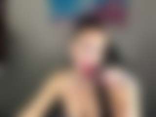 Live cam show with Amelia-Greyson - Skinny MILF on livesuperchat.net