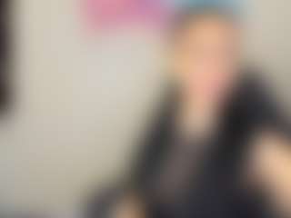 Live cam show with Amelia-Greyson - Middle Aged on Adult Interactions