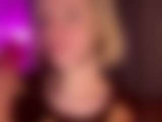 Live cam show with GladysNeuner - Big Tits Dildo on Camiplay Live