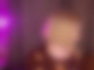 Live cam show with GladysNeuner - Spank on Camiplay Live
