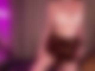 Live cam show with GladysNeuner - Gamer Lovense on luckytryst.com