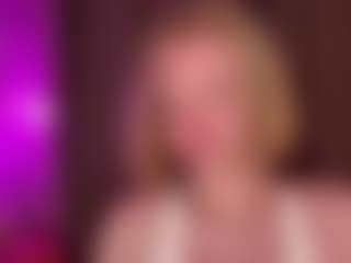 Live cam show with GladysNeuner - Blonde Hair Middle Aged on Camsoda