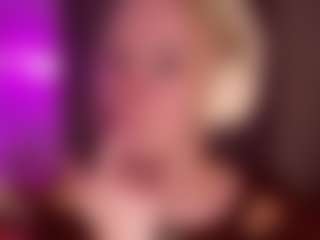 Live cam show with GladysNeuner - Gamer Big Tits on Camsoda