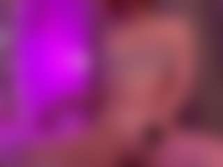 Live cam show with GladysNeuner - Tiny on mypornchat.com
