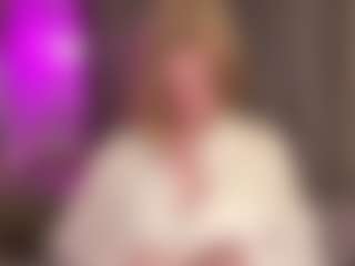 Live cam show with GladysNeuner - Gamer Blonde Hair on https://playwithruby.com