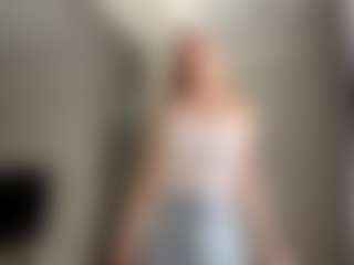 Live cam show with Emma - Solo on Camsoda