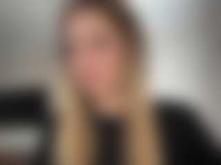 Live cam show with Emma - Bikini on CamSextacy