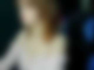Live cam show with Lil-Zoraa - Moaning on Camming Site