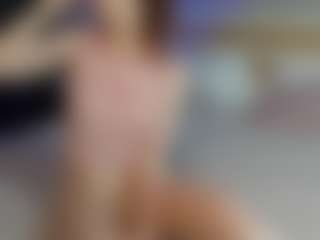 Live cam show with Lil-Zoraa - Body Massage on Camsoda
