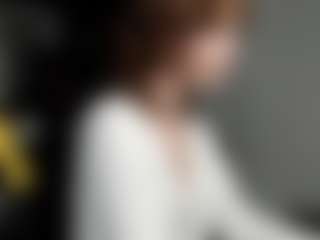 Live cam show with Lil-Zoraa - Erotic Dance on xDating