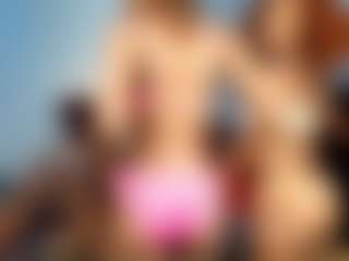 Live cam show with YolandaBlue - Eating Pussy on TeamSkeetLive