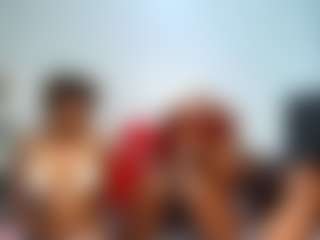 Live cam show with YolandaBlue - Strip on Camming Site