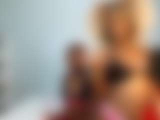 Live cam show with YolandaBlue - Shaved Pussy on AdultVida.com