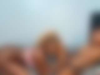 Live cam show with YolandaBlue - Eating Pussy on liverealitysex.com
