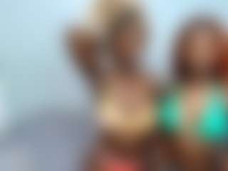 Live-Cam-Show mit YolandaBlue - Natural auf Camsoda