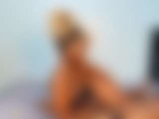 Live cam show with YolandaBlue - Spank on thefappeningchat.com