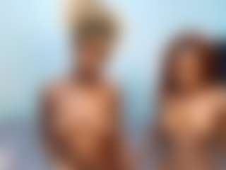 Live cam show with YolandaBlue - Dildo Or Vibrator on Big Tits