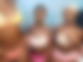 YolandaBlue's Live Sex Cam Show