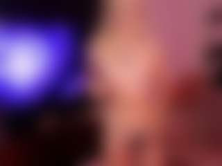 Live cam show with NaomiStation - Average on CamwithHer
