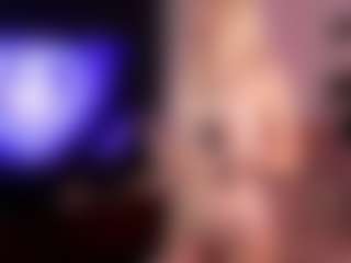 Live cam show with NaomiStation - Small Tits on livesuperchat.net