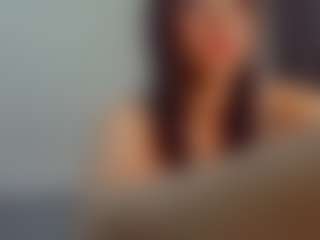 Live cam show with NessaNoir - New Sexwebcam on Camsoda