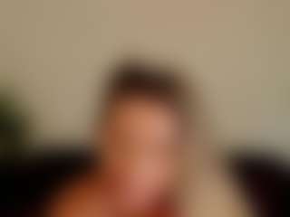 Live cam show with Vanessa-Skyy - Brown Eyes Toys on galaxygirlnitro.com