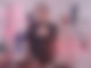 Live cam show with Allyvonn - Colombia on Camsoda