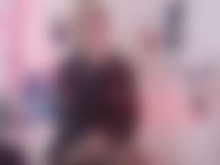 Live cam show with Allyvonn - Facial Piercings on Camming Site