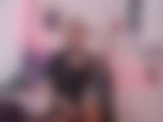 Live cam show with Allyvonn - Big Balls on slutload