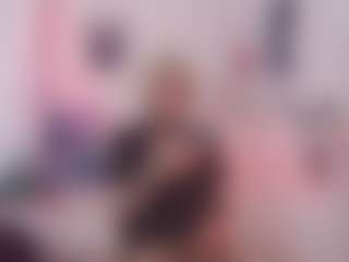 Live cam show with Allyvonn - Tattoos on Dare Cams