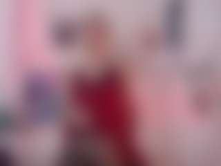 Live cam show with Allyvonn - Tease on Camsoda