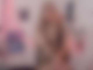 Live cam show with Allyvonn - Colombia on Dolls Live