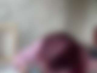 Live cam show with EveliaAndrian - Athletic Brown Eyes on SmokeAndPoke