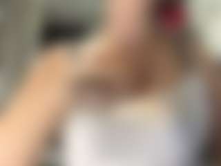 Live cam show with LanetteOber - Teen (18+) on Camsoda