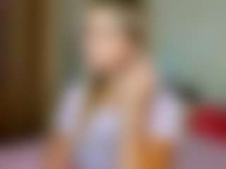 Live cam show with sophiaawhite - Blonde Hair Petite on Camsoda