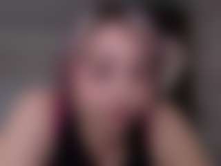 Live cam show with StephnieGoldin - New MILF on Cam Slut