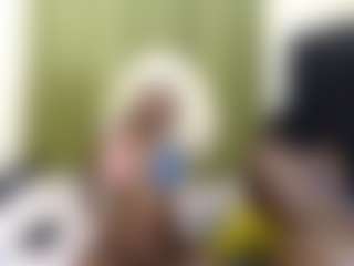 Live cam show with Kiara and Mia - Eating Pussy on WildCum