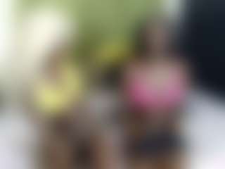 Live cam show with Kiara and Mia - Deepthroat on CamSextacy