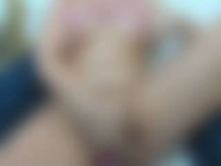 Live cam show with YasmineVixen - Blowjob on Camsoda