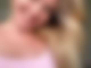 CarylonMordhorst's Live Sex Cam Show