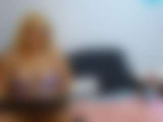 Live cam show with cherryboobslips - Big Tits MILF on Hubzter Live
