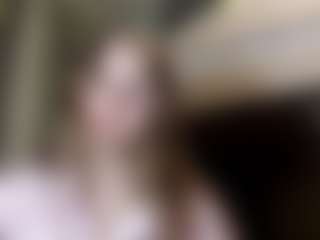 Live cam show with EloisTyrol - Fingers on madthumbs